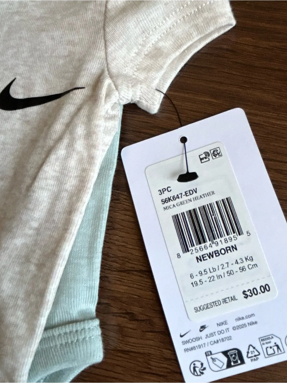 Nike Set of Three Bodysuits Mica Green Heather Newborn